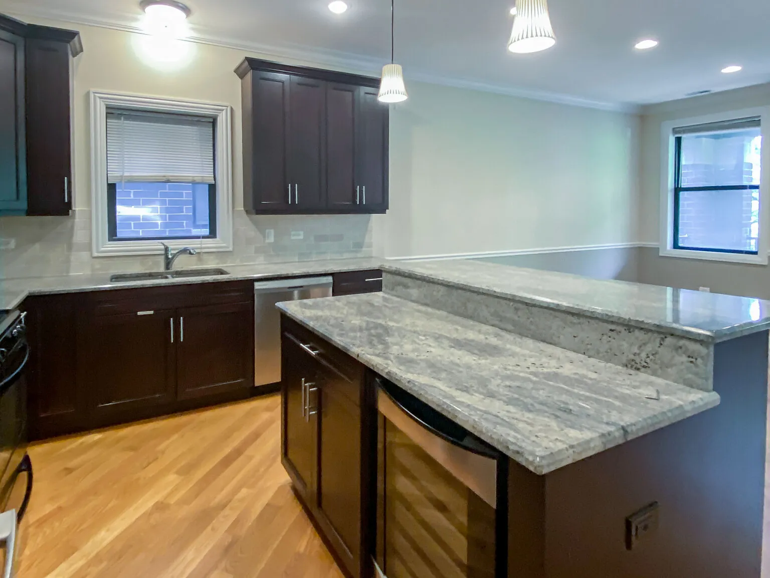 2 bed, 1150 sqft, $4,500 — Photo 2