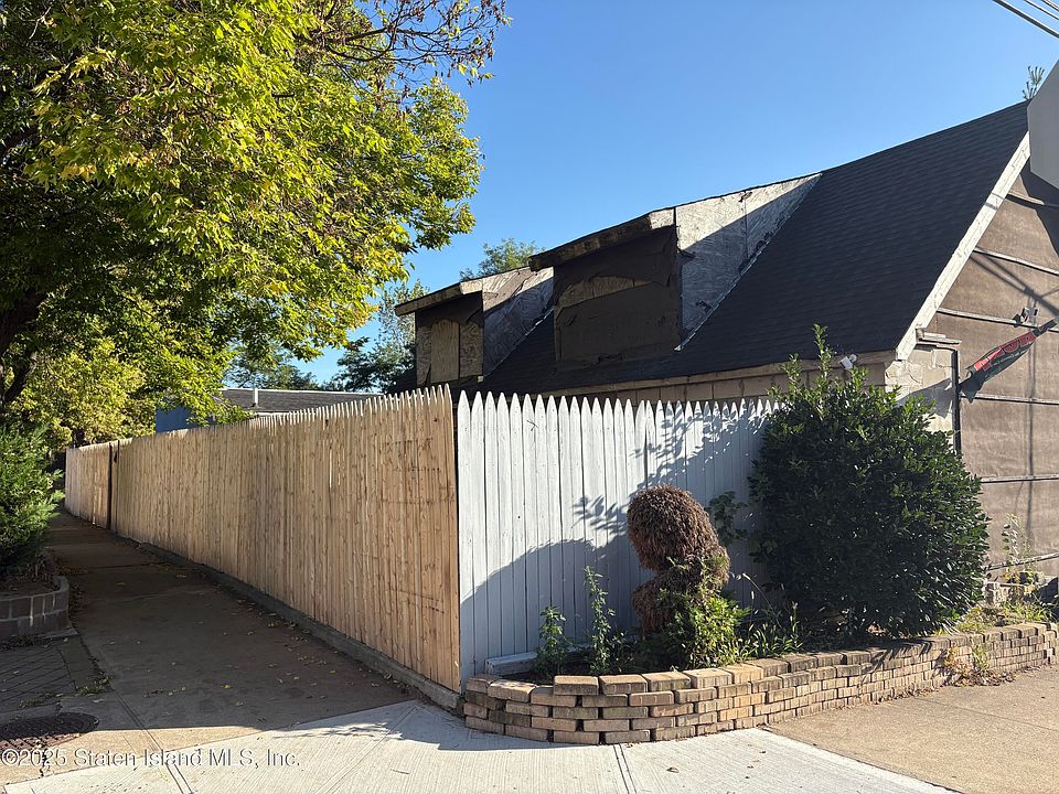 2nd image of 204 Roma Ave