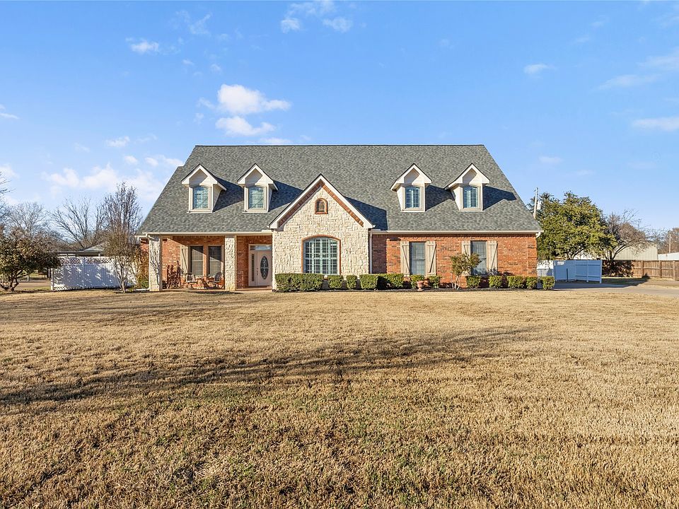1st image of 143 Southwood Dr