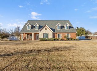 143 Southwood Dr, Burleson, TX 76028