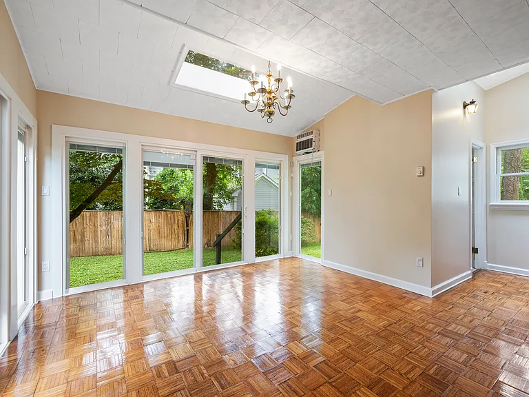 5122 Fairglen Ln — Photo 7