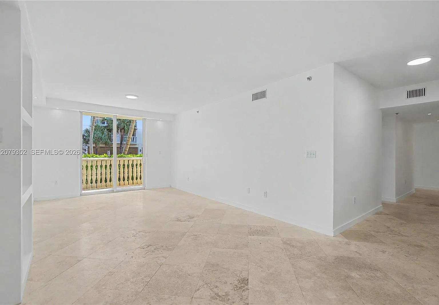 Surfside Palms Condo — Photo 4