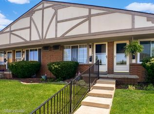 25368 Potomac Dr, South Lyon, MI