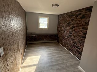 (Undisclosed Address), Deer Park, NY 11729