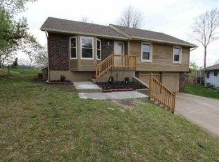 7108 NW Rhode Ave, Kansas City, MO 64152