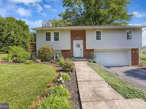 103 Ramblewood Rd, Pennsylvania Furnace, PA 16865