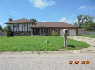 3033 W Columbine Ln, Wichita, KS 67204