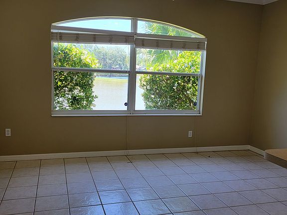 5th image of 1402 Millbrook Cir