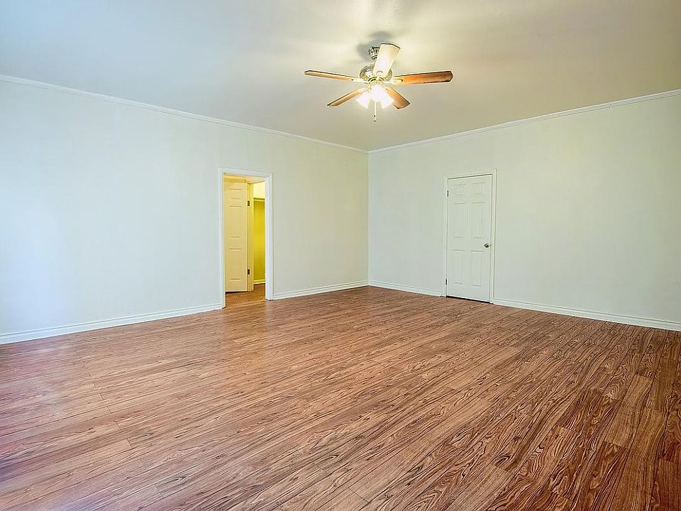 2nd image of 1866 W 11th St APT 08
