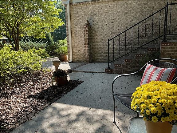 2nd image of 3064 Saint Helena Dr