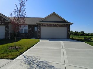 2050 Briarbend Ct, Maryville, IL 62062