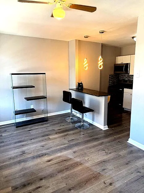 Building Photo - 1202 W Lehigh Ave #3