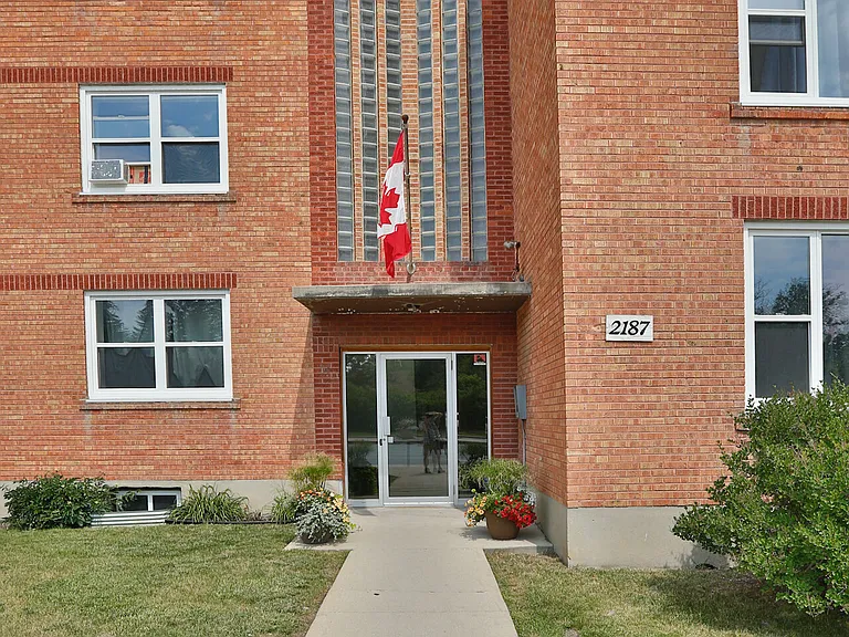 2187 Portage Ave — Photo 3