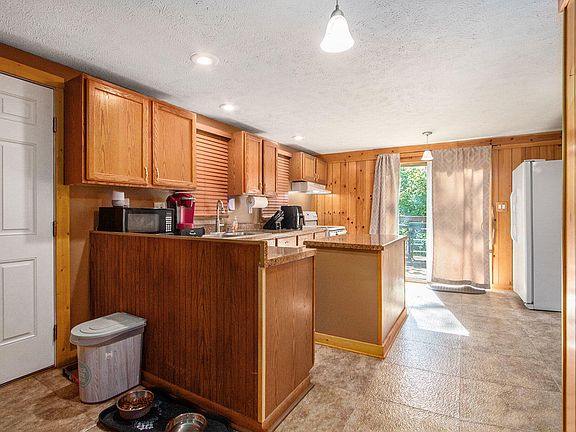 5th image of 406 S Red Bud Trl