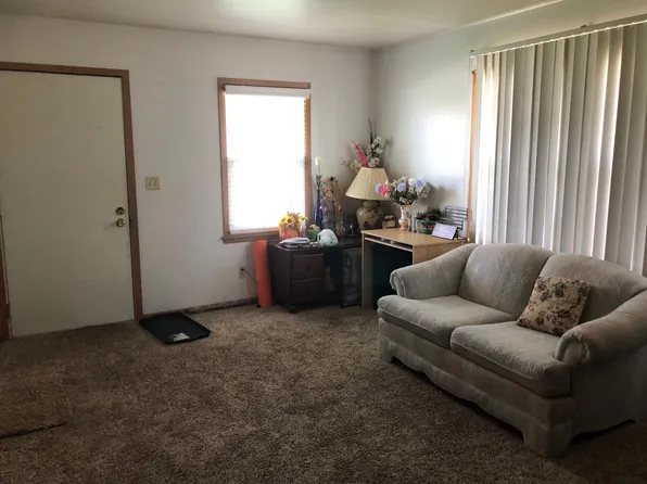 1006 28th St, Ames, IA 50010