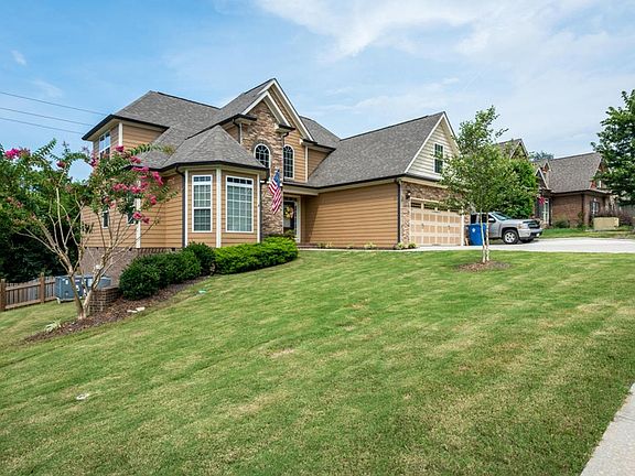 2nd image of 1039 Lynnstone Dr