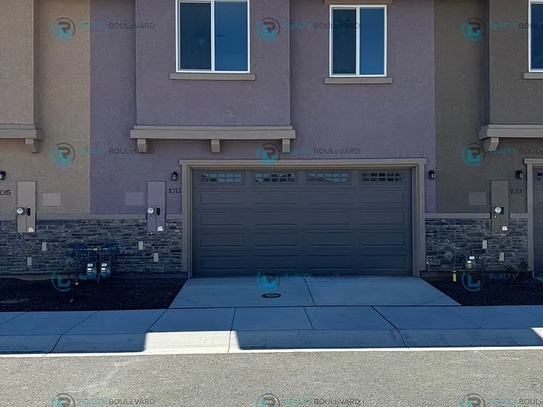 1013 Middle Gate Rd — Photo 4