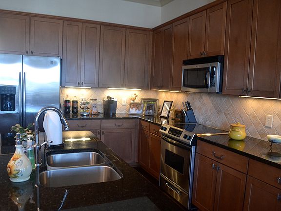 5th image of 360 Chambers St Unit 309