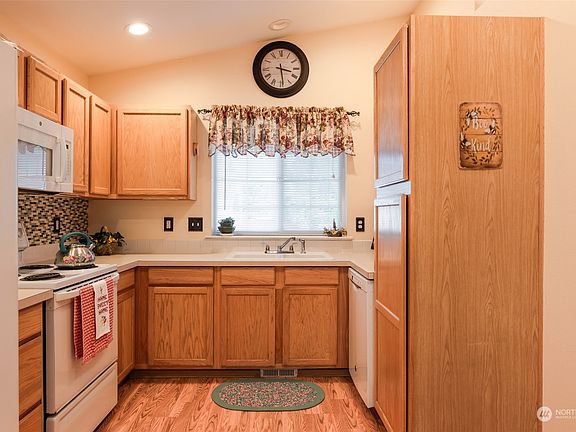 5th image of 13116 66th Avenue Ct E