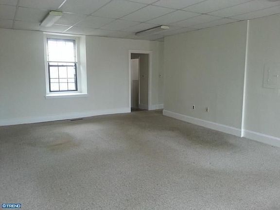 5th image of 123 E Lancaster Ave