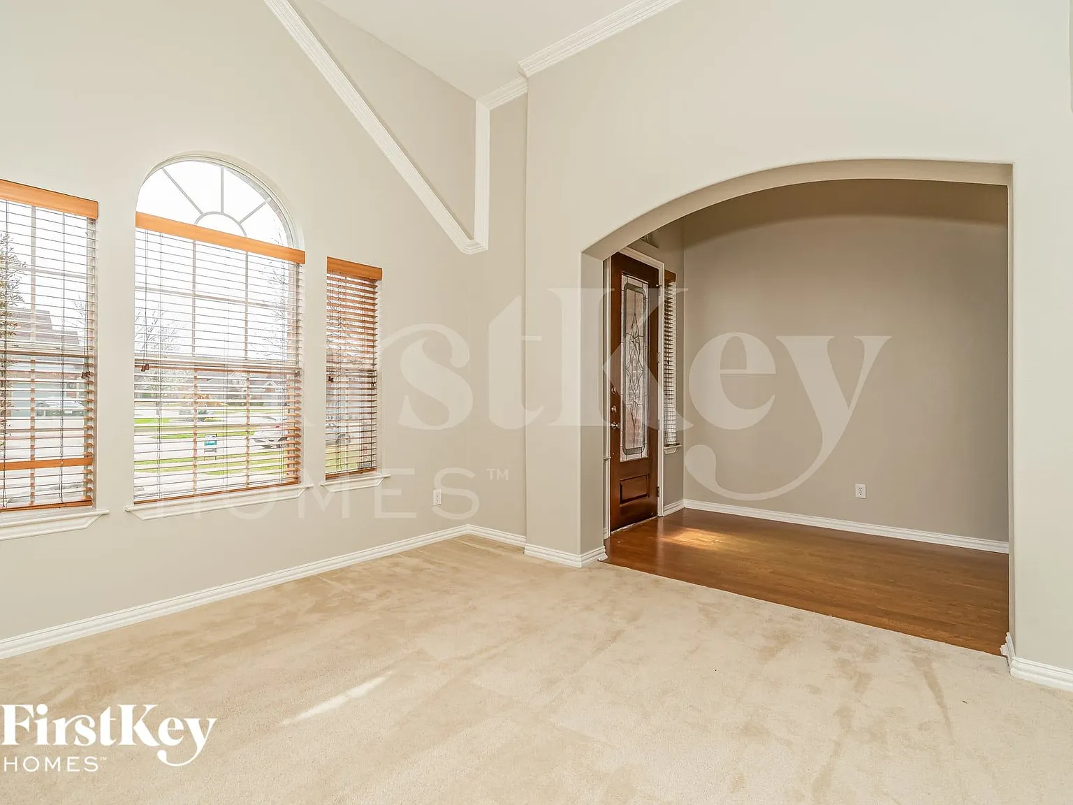 3 bed, 2.0 bath, 2529 sqft, $2,965 — Photo 2