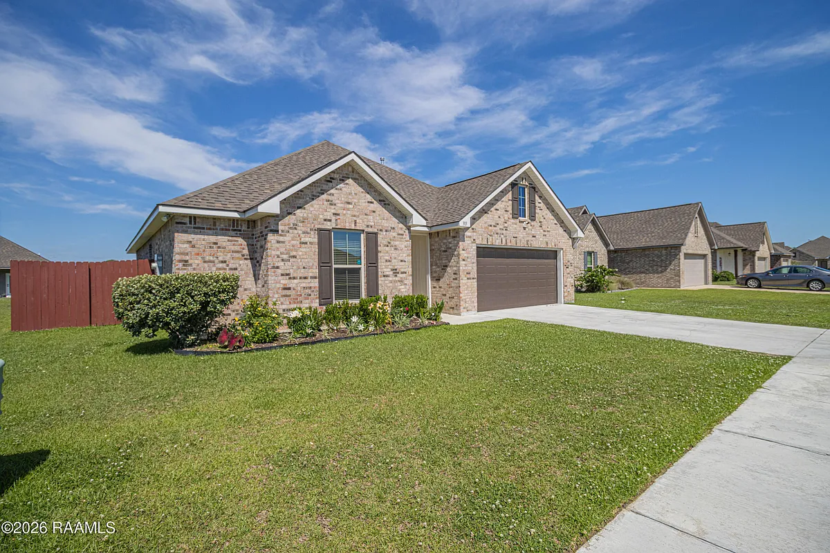 Building Photo - 303 Tall Meadows Ln