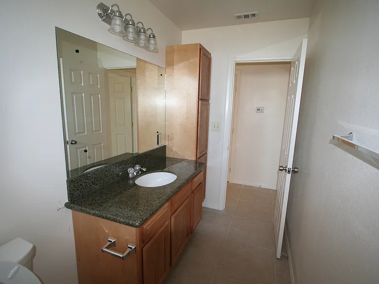 Morroco Apartments — Photo 15