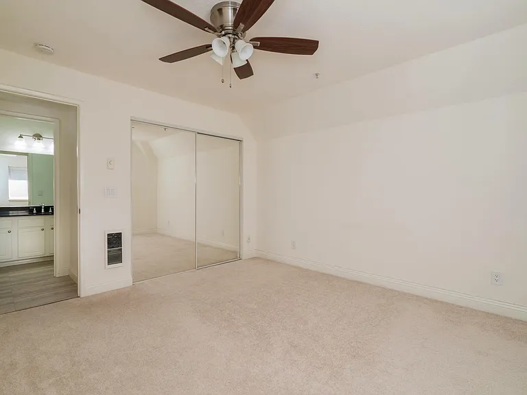 3550 Lebon Dr #6425 — Photo 15