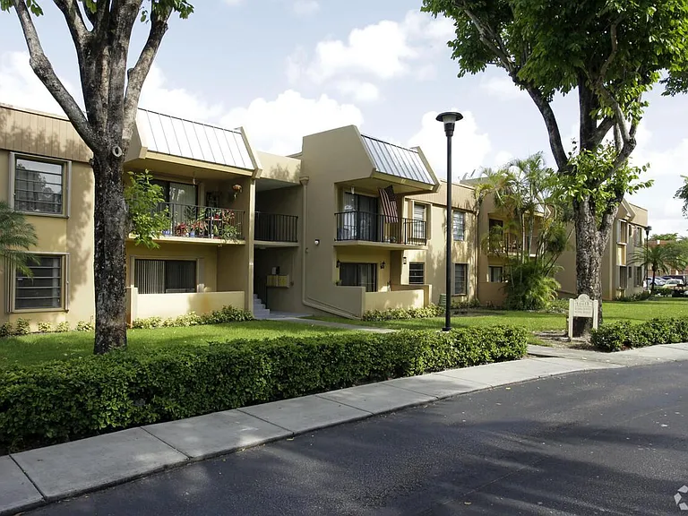 10413 N Kendall Dr #B106 — Photo 11