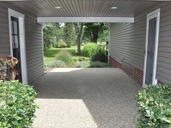 Breezeway nature-stone