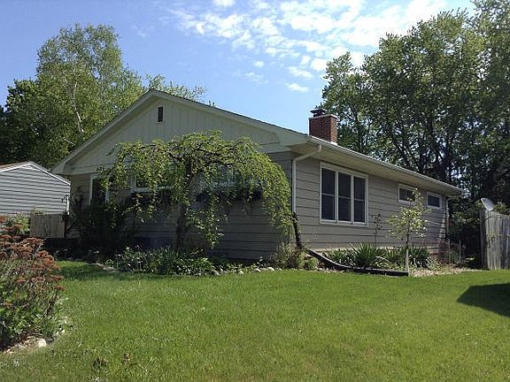 4th image of 605 Highland Ave