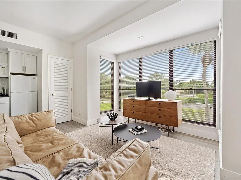 11818 Pebblewood Dr — Photo 5