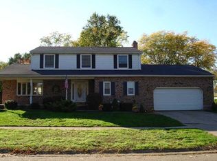 812 Meadowview Ln, Lansing, MI 48917