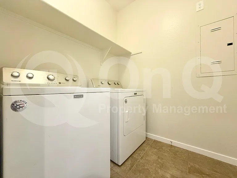 2814 E Quenton St — Photo 22