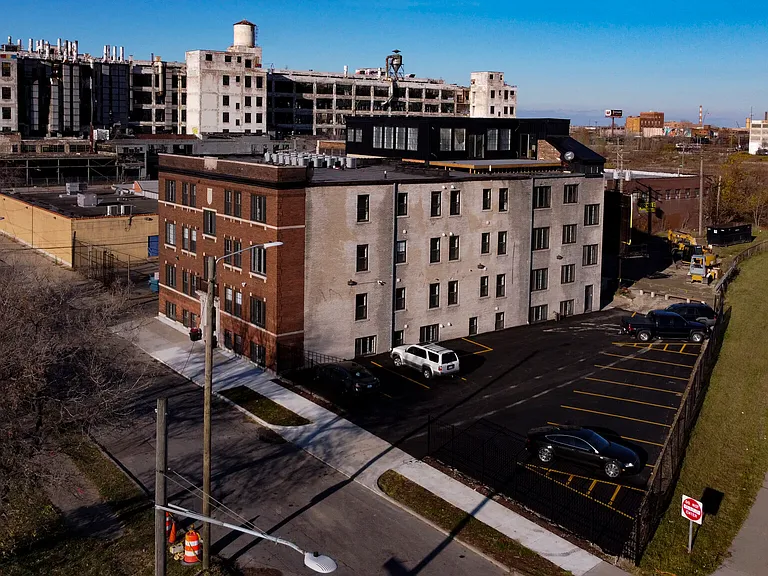Elaine Lofts — Photo 19