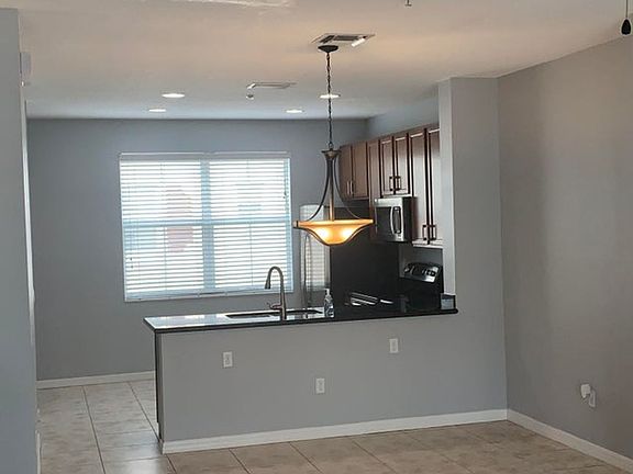 3rd image of 1928 Via Granada