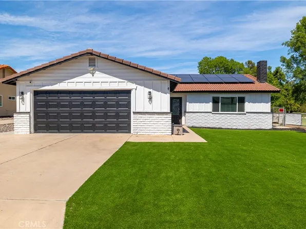 23900 Outrigger Dr, Canyon Lake, CA 92587