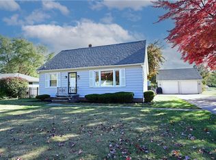 2075 Bassett Rd, Westlake, OH 44145