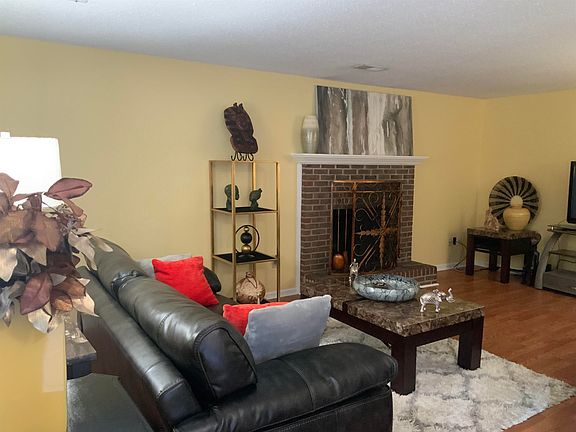 3rd image of 7235 Newling Ln N