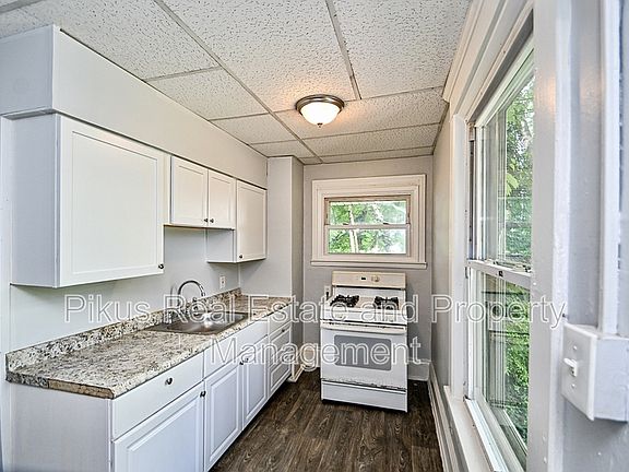 4th image of 825 7th St NW APT A