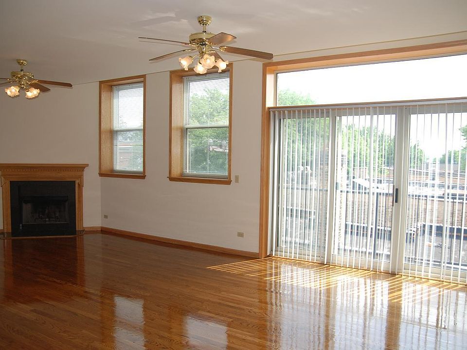 1st image of 2417 N Western Ave #241-2C