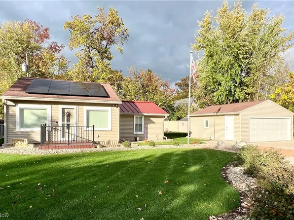 3206 Elyria Dr, Vermilion, OH 44089