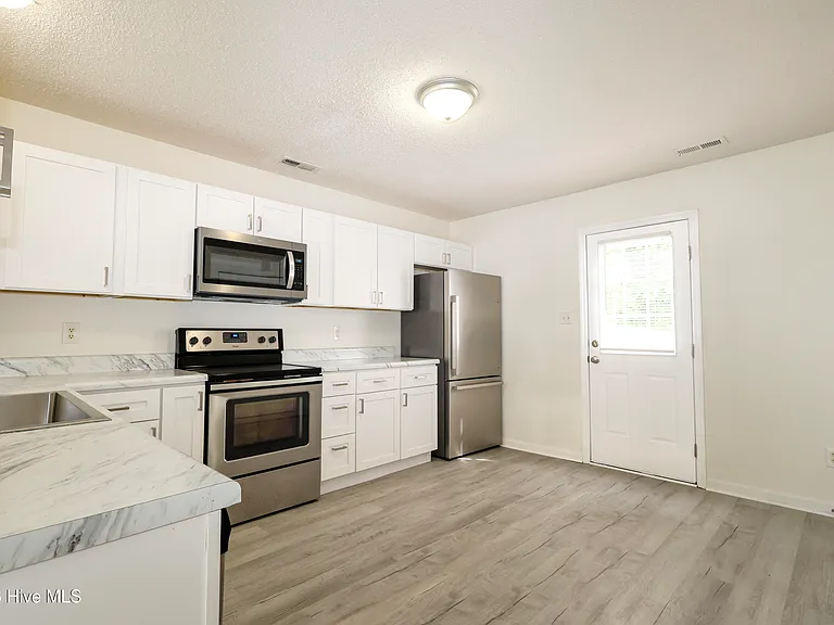 209 Mesa Ln — Photo 7