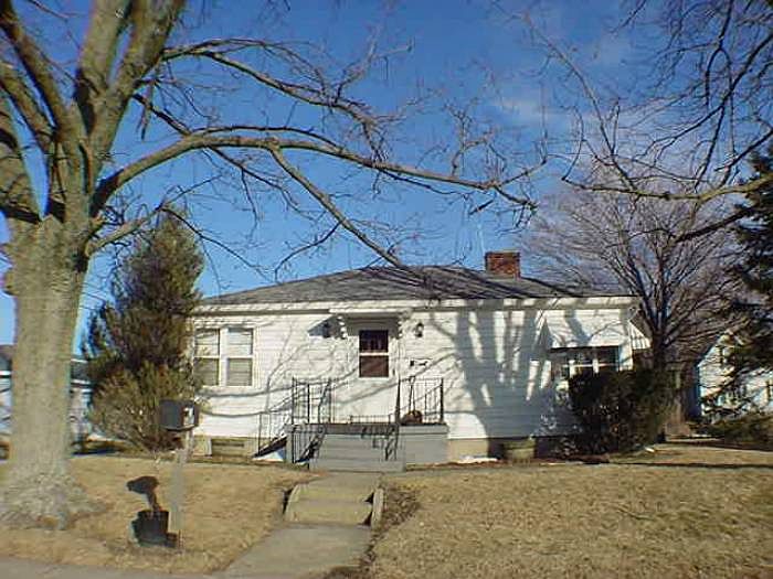 FRONT OF HOUSE