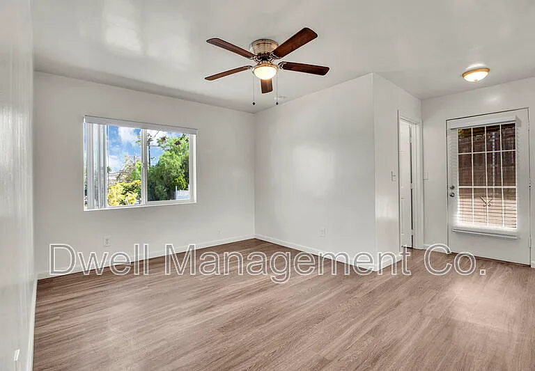 9105 Rosedale Dr — Photo 10