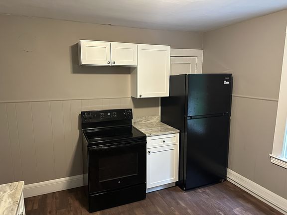 2nd image of 103 Ridge St #105-2