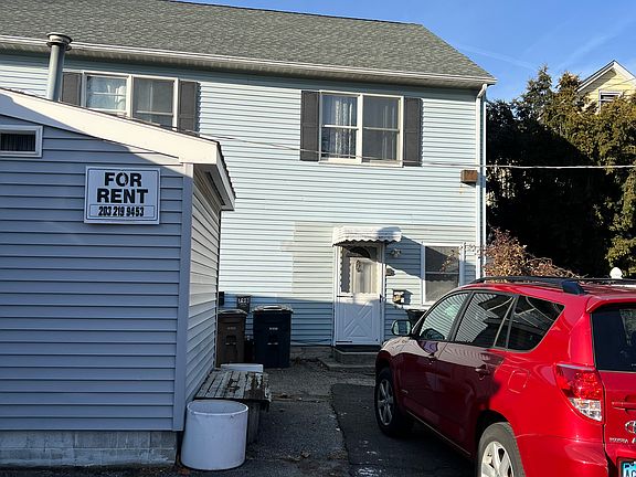 2nd image of 79 Elmcroft Rd APT A