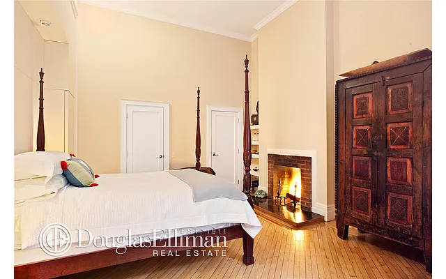 Sold by Douglas Elliman | media 19