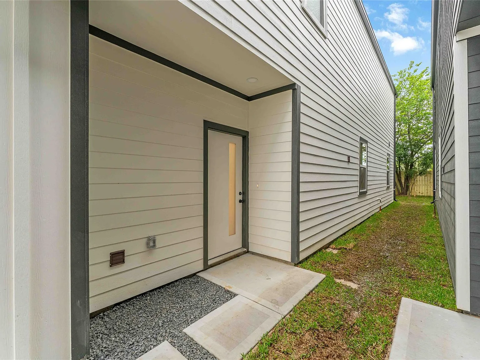 3 bed, 2.5 bath, 1368 sqft, $1,800 — Photo 4