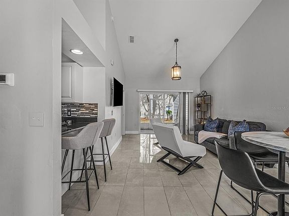 5th image of 4700 SW Archer Rd APT 2